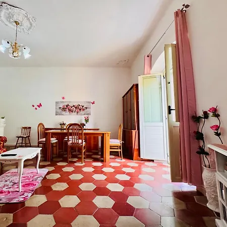 Vacanze Le Rose * بوسا